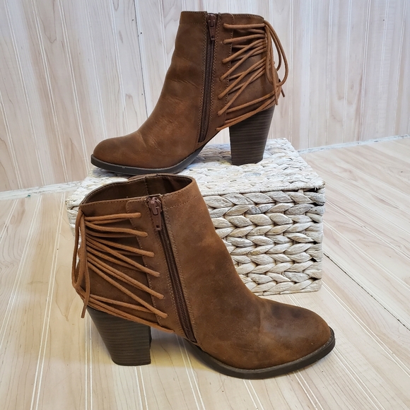 Madden Girl Cassy Boho Distressed Tan Bootie Ankle Boots Size 9.5 Heel Party - Picture 2 of 8